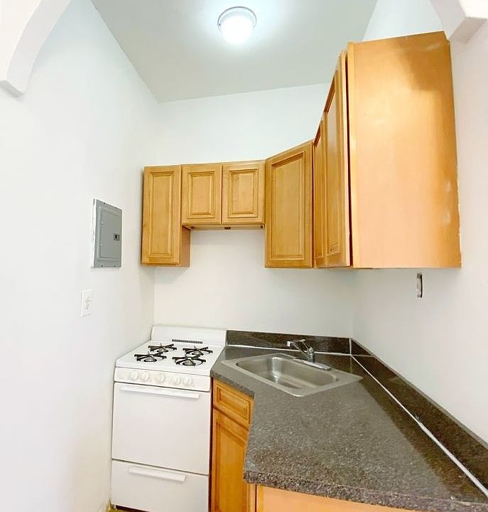 2nd image of 772 Saint Nicholas Ave APT 68A