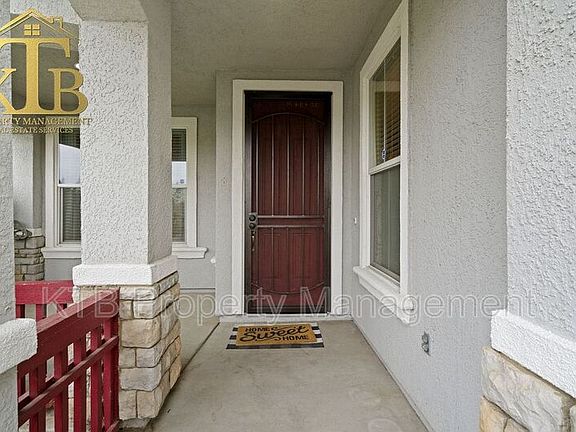 4th image of 6080 Bridgecross Dr