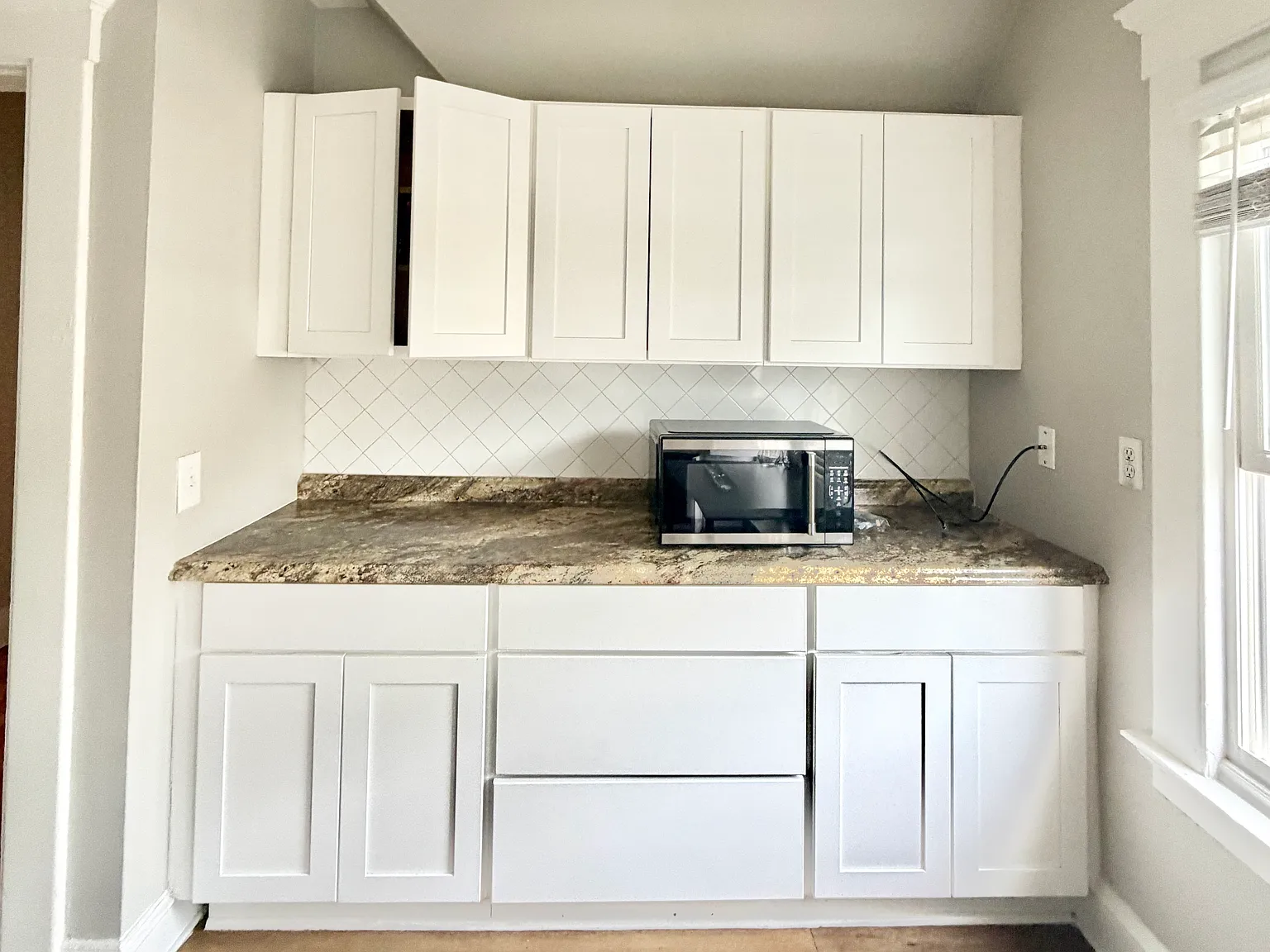 2 bed, 1000 sqft, $1,675 — Photo 2