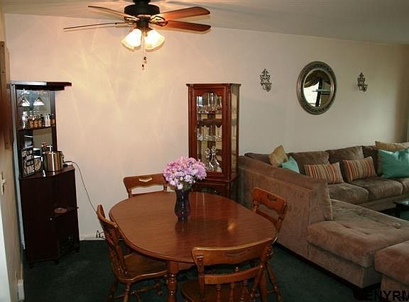 3rd image of 5 Riverview Dr