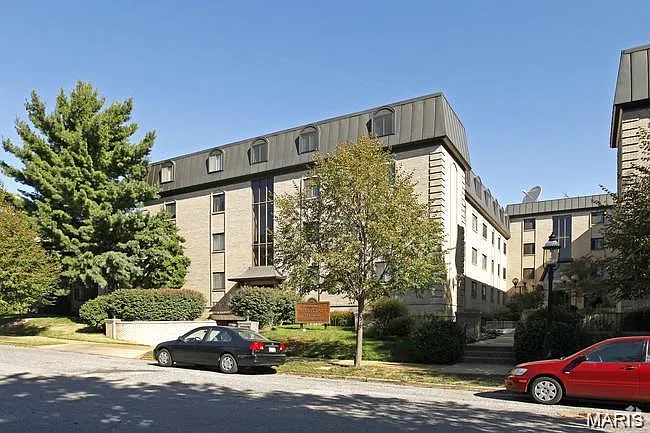 4355 Maryland Ave APT 311 photo 1