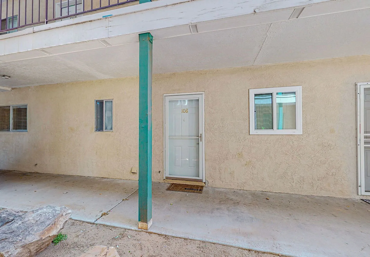 1 bed, 1.0 bath, 848 sqft, $1,200 — Photo 1