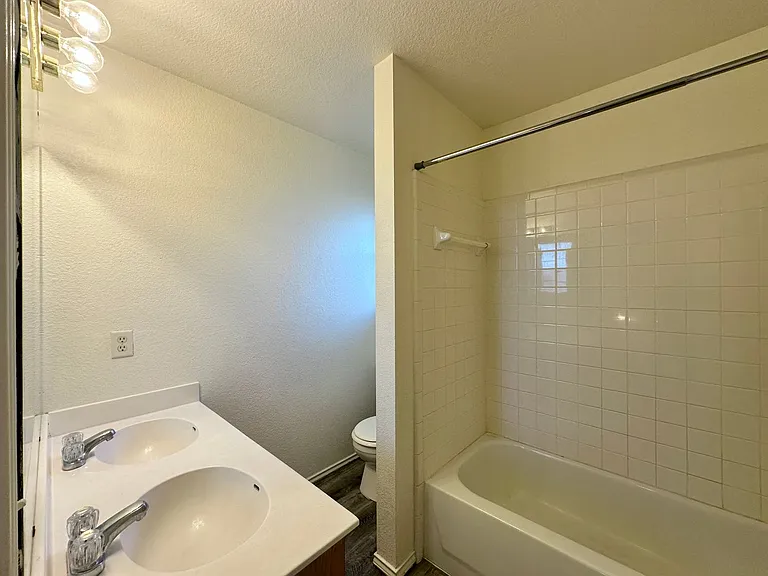 4004 Eula Bea Ct — Photo 16