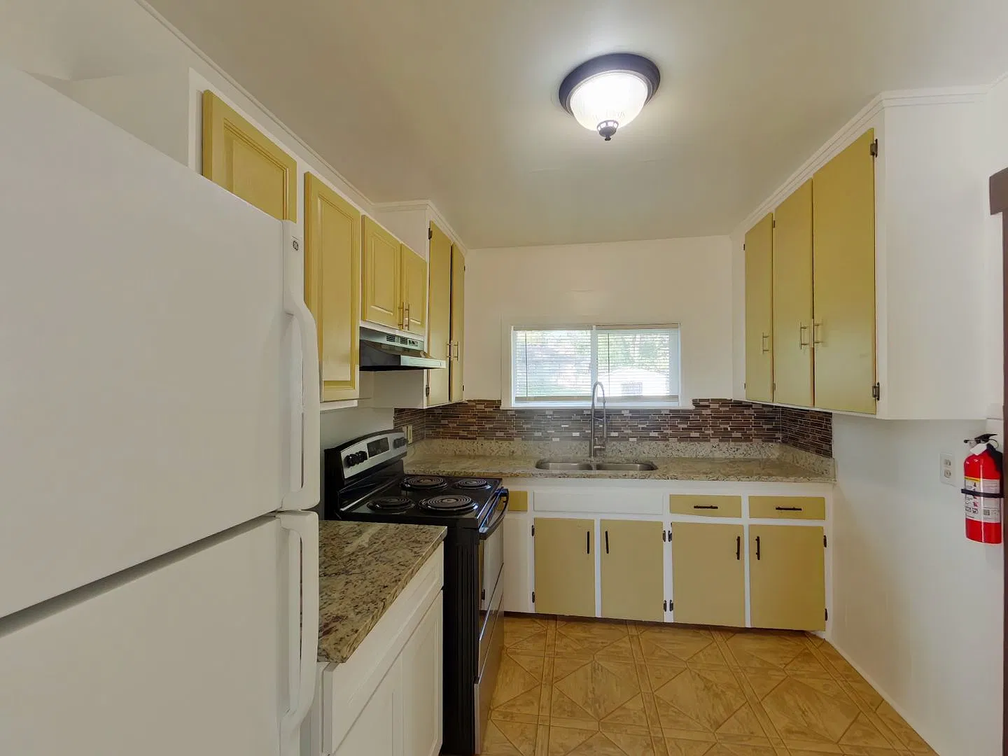 845 N Edgemoor — Photo 4