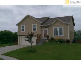 755 N Berry St, Gardner, KS 66030