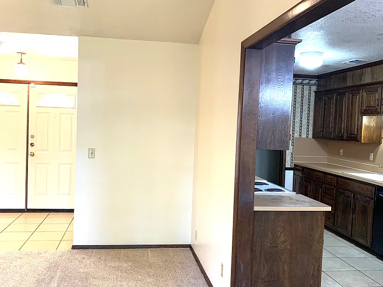 7024 Westbury Dr — Photo 9