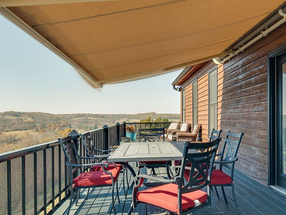 16th image of 327 Stoneybrook Rd