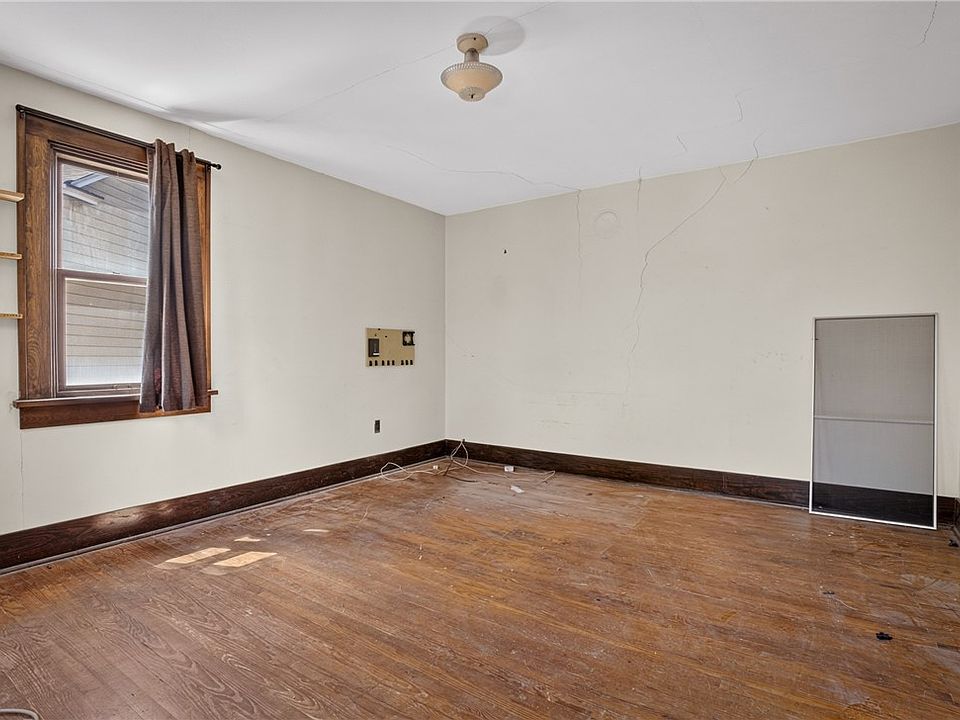 25th image of 121 Kittanning St