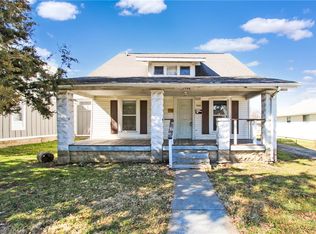 1530 2nd St, Charleston, IL 61920