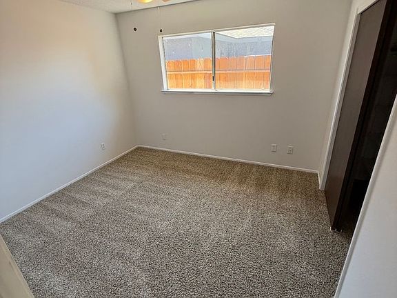 5th image of 2717 Willow Dr