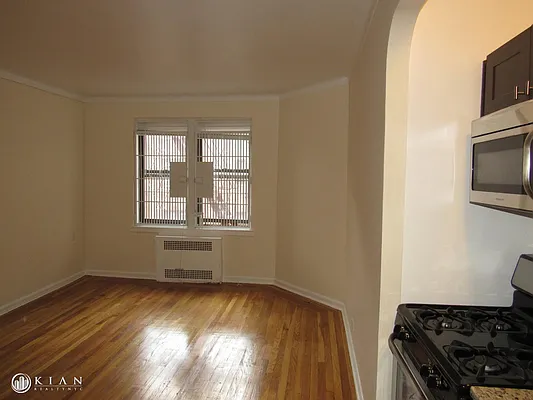 Rented by Kian Realty | media 14