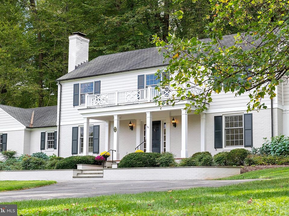 1st image of 10 Crestline Ct