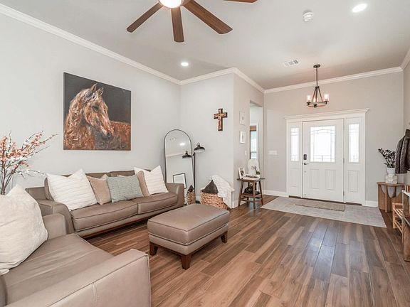 3rd image of 1806 Cactus Flower Rd