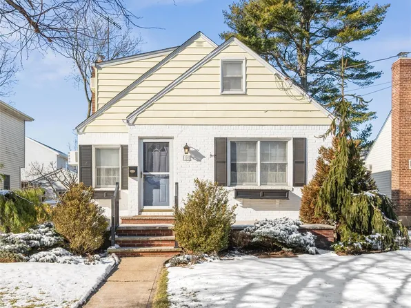 191 Euston Road S, Garden City South, NY 11530