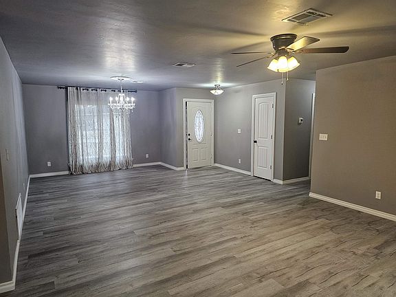 5th image of 204 S Burdel Ln