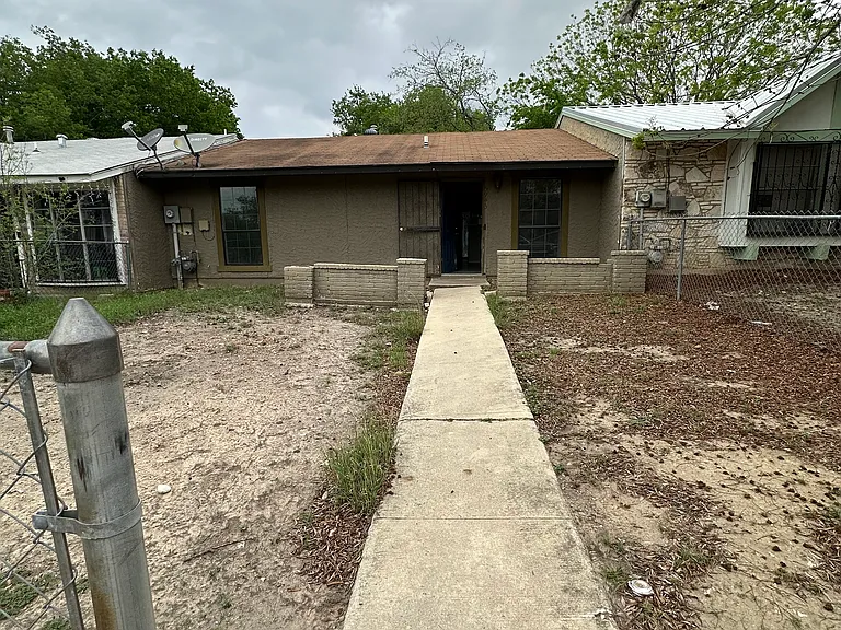 5943 Fairmeade Dr — Photo 1
