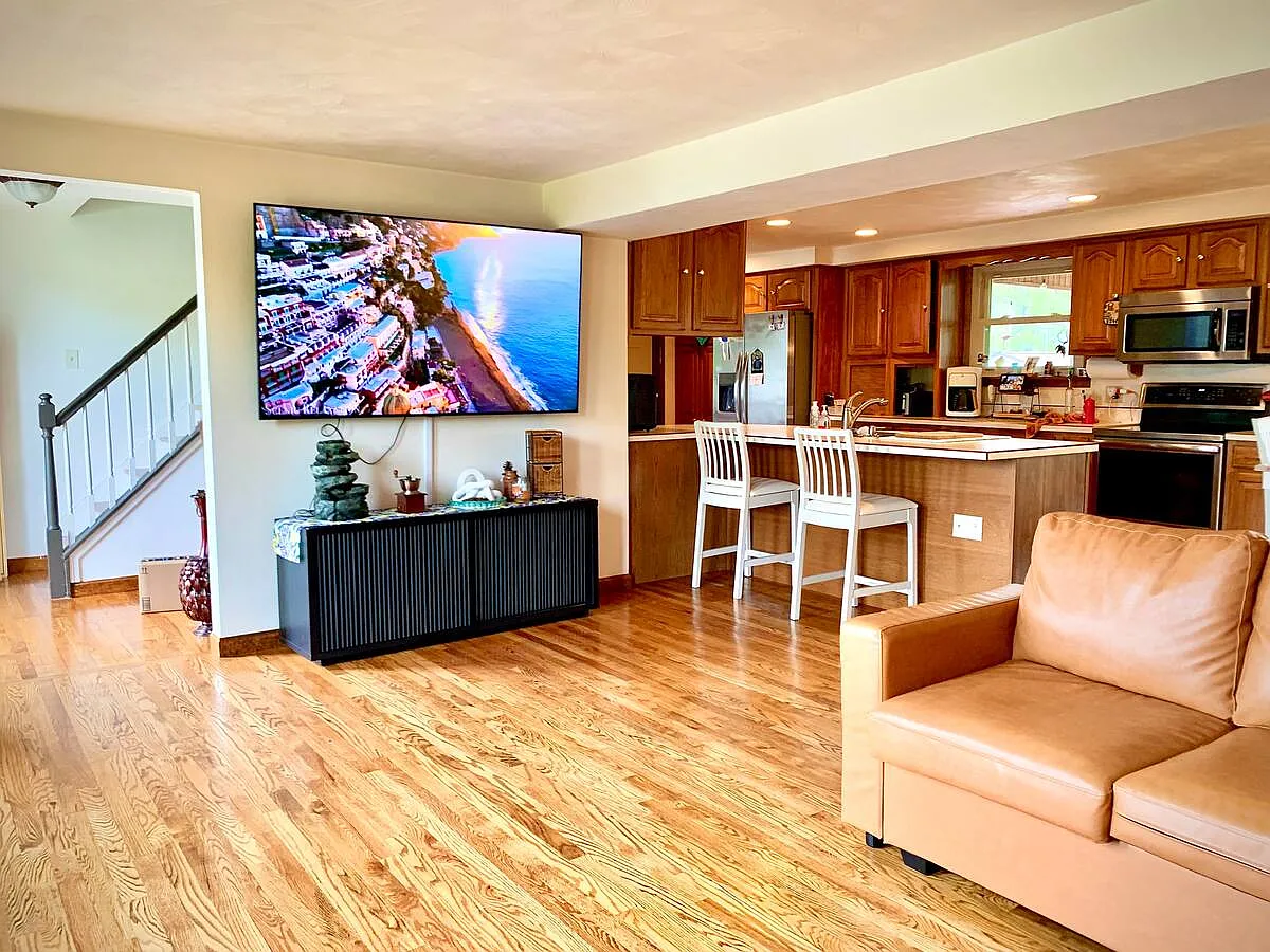 5 bed, 1729 sqft, $3,800 — Photo 2