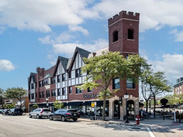 15 N Vail Ave #206-V, Arlington Heights, IL 60005