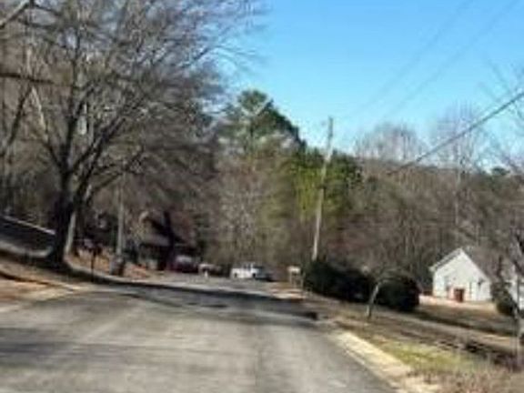 Exterior Neighborhood (street photo)