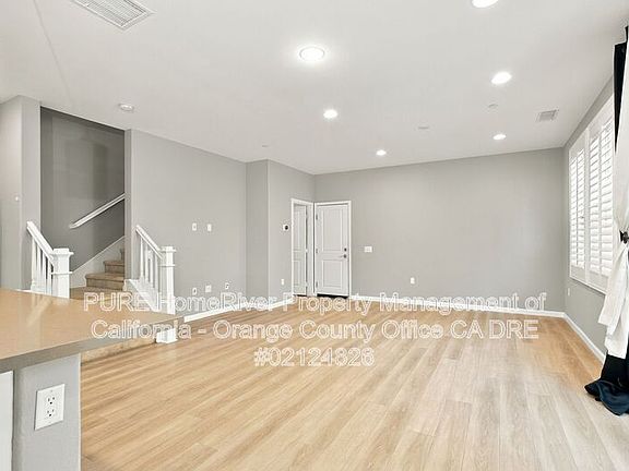 2nd image of 208 El Paseo