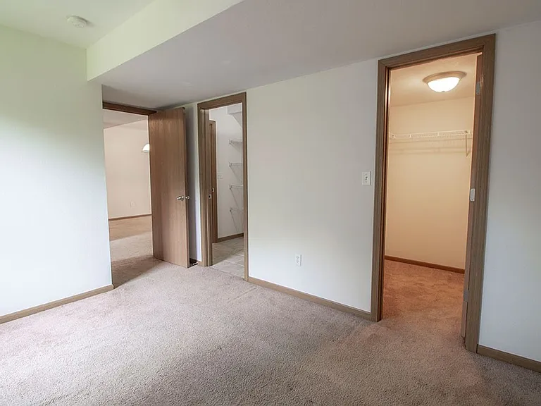 2119 Ballenger Ln — Photo 12