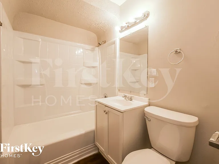 19 E 140th Ct — Photo 12