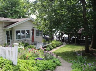 135 White Farm Dr, Saint Albans, VT 05478