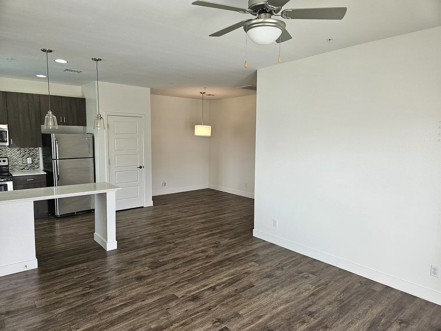 2 bed, 1100 sqft, $1,699 — Photo 3