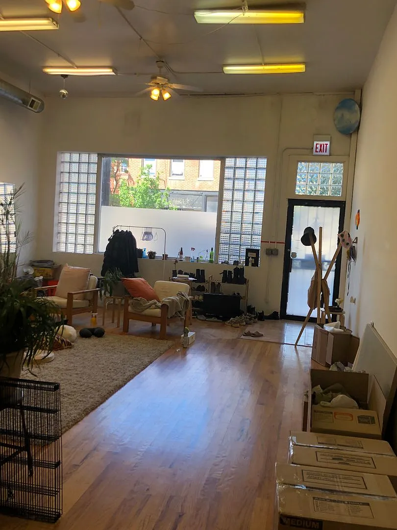 Bridgeport Loft-Style Live/Work Space - W/D In-Unit - — Photo 2