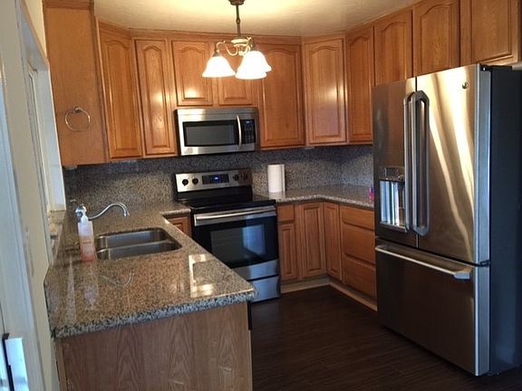 4th image of 6764 Moselle Dr