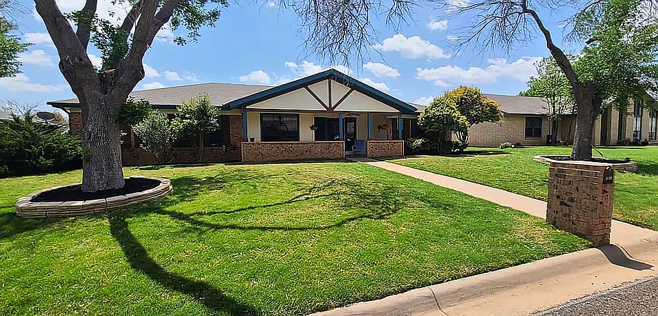 3813 Parkwood Dr