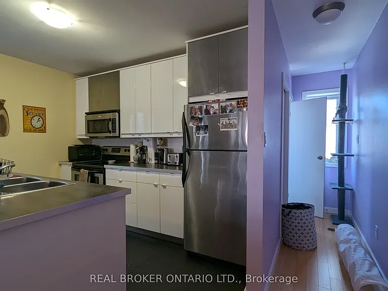 1186 Woodbine Ave #B — Photo 9