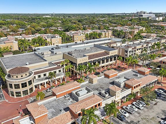 2nd image of 4883 Pga Boulevard #305