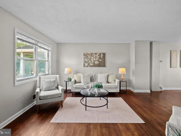 136 Bladen Rd, Essex, MD 21221