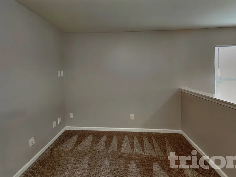 5633 Idlewild Rd N — Photo 16
