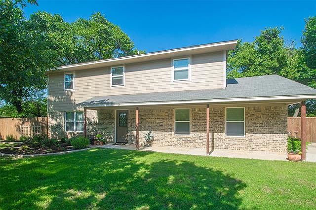 1st image of 402 Harbor Ln