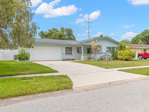 3rd image of 965 Santa Monica Dr