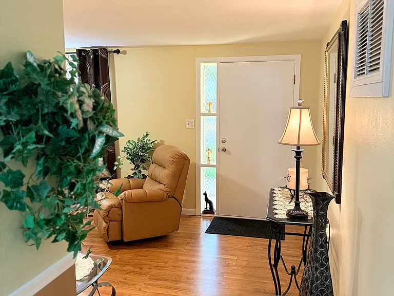 4923 Genesis Ave — Photo 11
