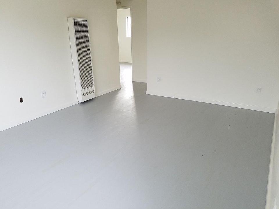 2nd image of 1206 E M St APT 2