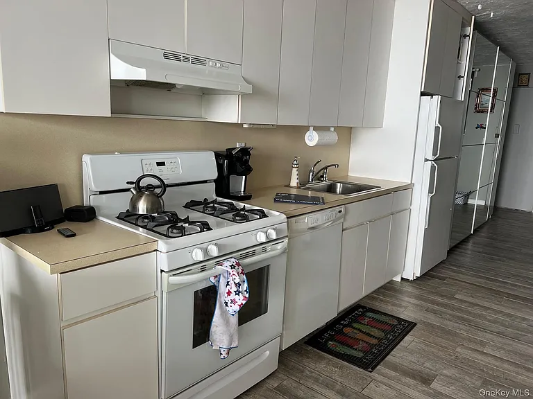830 Shore Rd #5-J — Photo 8