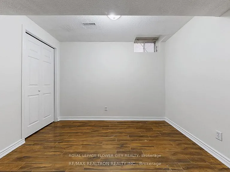 60 Colombo Cres #BASEMENT — Photo 6