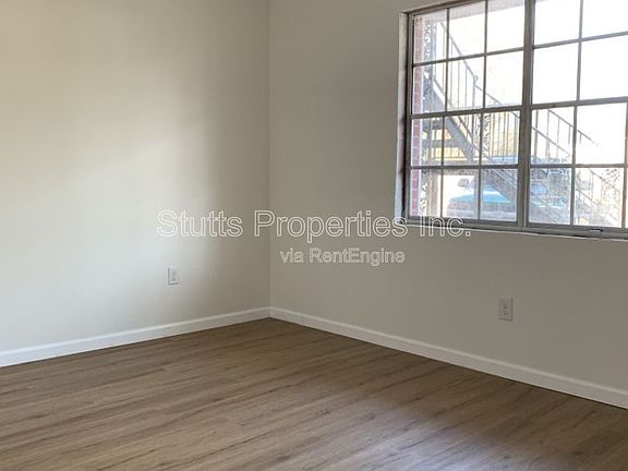 3rd image of 927 Sherrod Ave #3