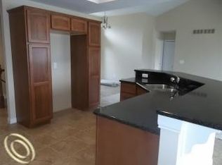 20395 Colby Dr, Macomb, MI 48042