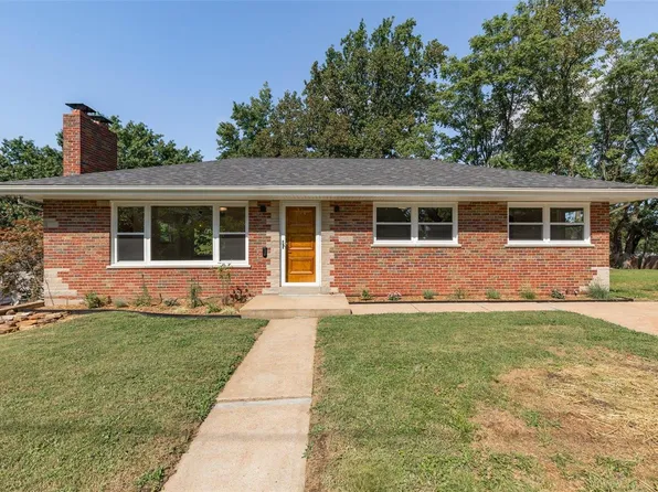 9301 Meister Ln, Saint Louis, MO 63123