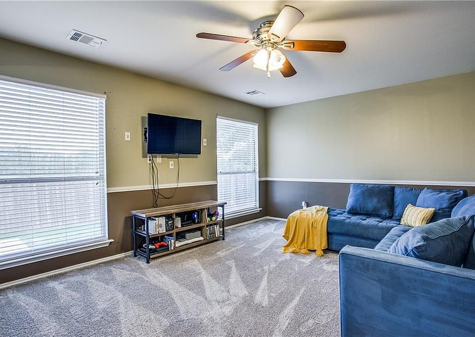 1st image of 844 Jockey Club Ln