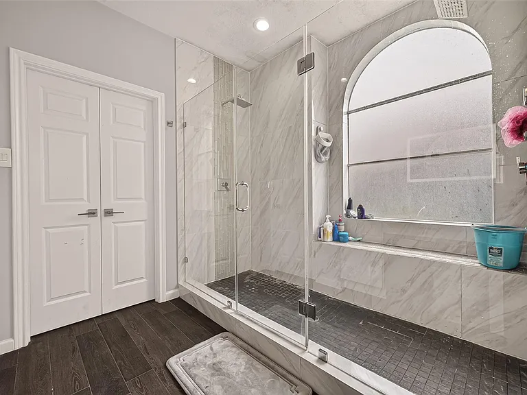 6514 Kings Summit Dr — Photo 39