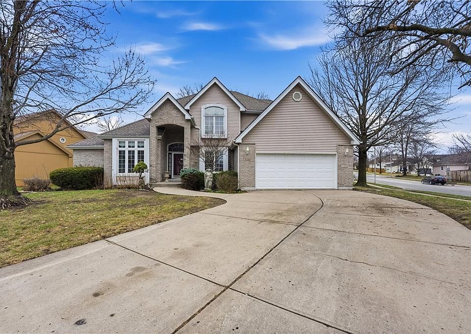 1st image of 6124 N Elmwood Ct