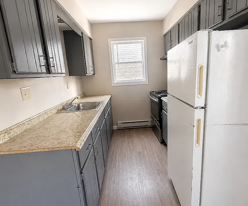 348 S 6th St #2A