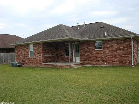 5th image of 425 Village Dr