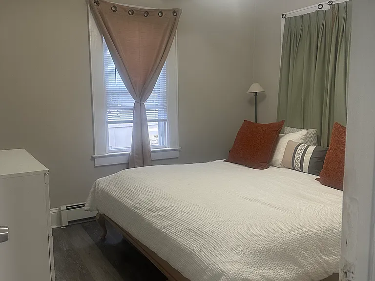 677 Thompson Ave — Photo 3
